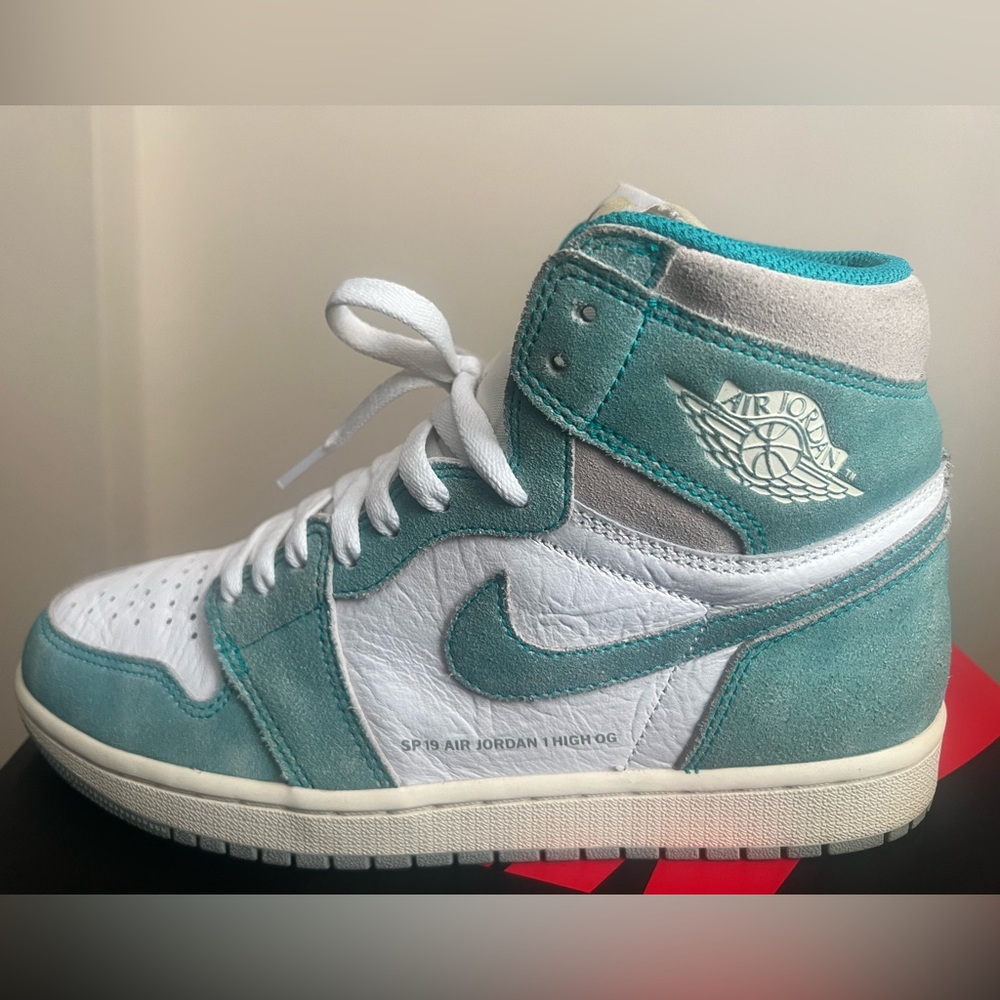Up for Sale are a pair of Air Jordan 1 retro High OG Turbo Green
